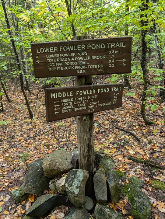 Lower Fowler Pond Trail and Middle Fowler Pond Trail sign