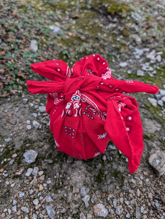 Cook set tied up neatly in a bandanna