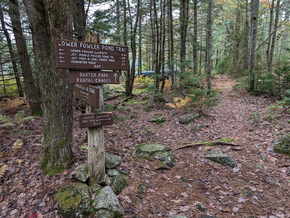 Trail forks near sign for Lower Fowler Pond